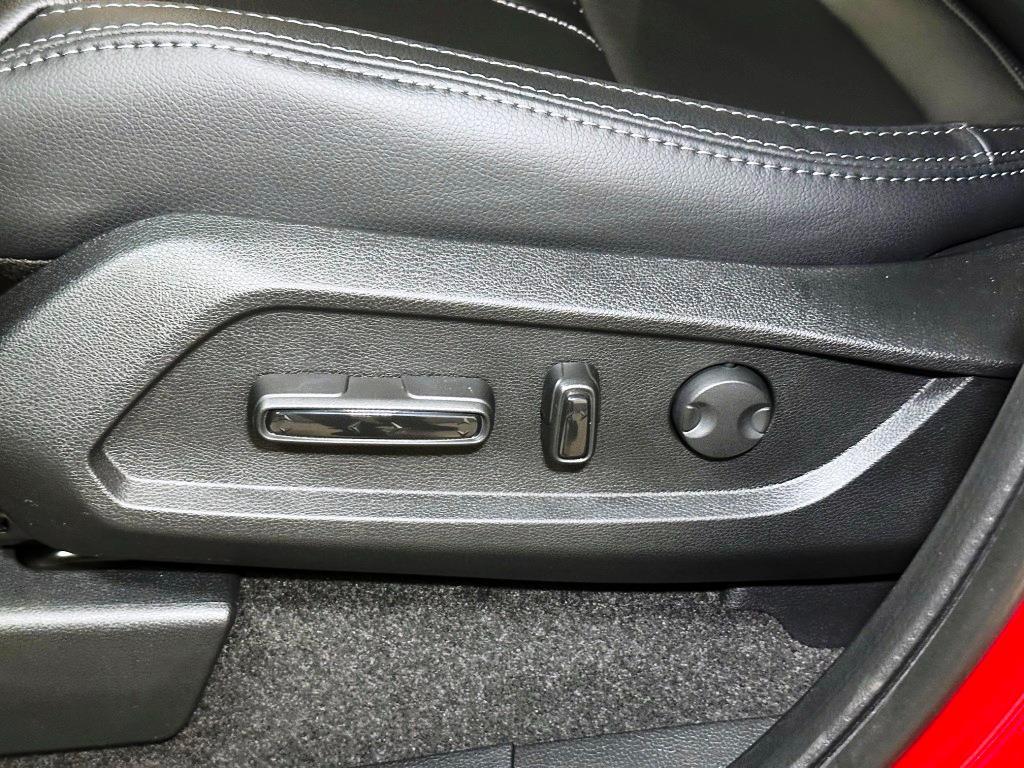 2026 Honda Pilot Touring - Radiant Red Metallic II exterior view 14