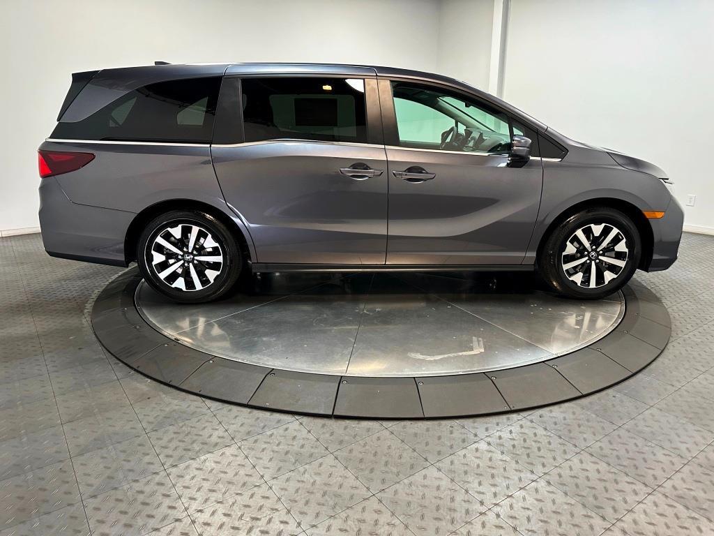 2026 Honda Odyssey EX-L - Modern Steel Metallic exterior view 9