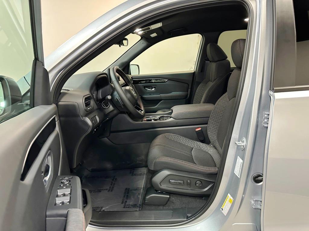 2026 Honda Pilot Sport - Solar Silver Metallic exterior view 13