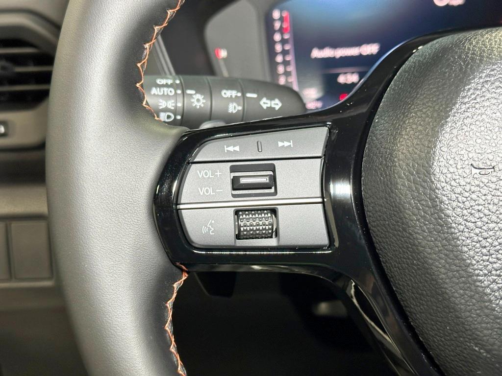 2026 Honda Pilot Sport - Solar Silver Metallic exterior view 16