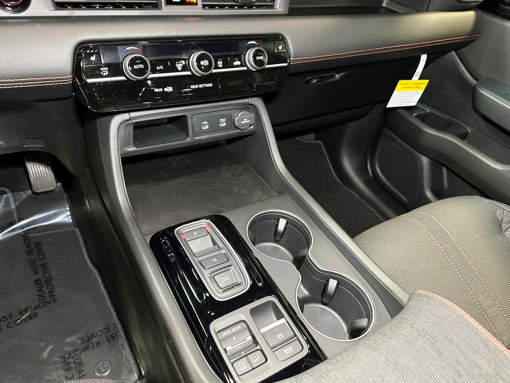 2026 Honda Pilot Sport - Solar Silver Metallic exterior view 20