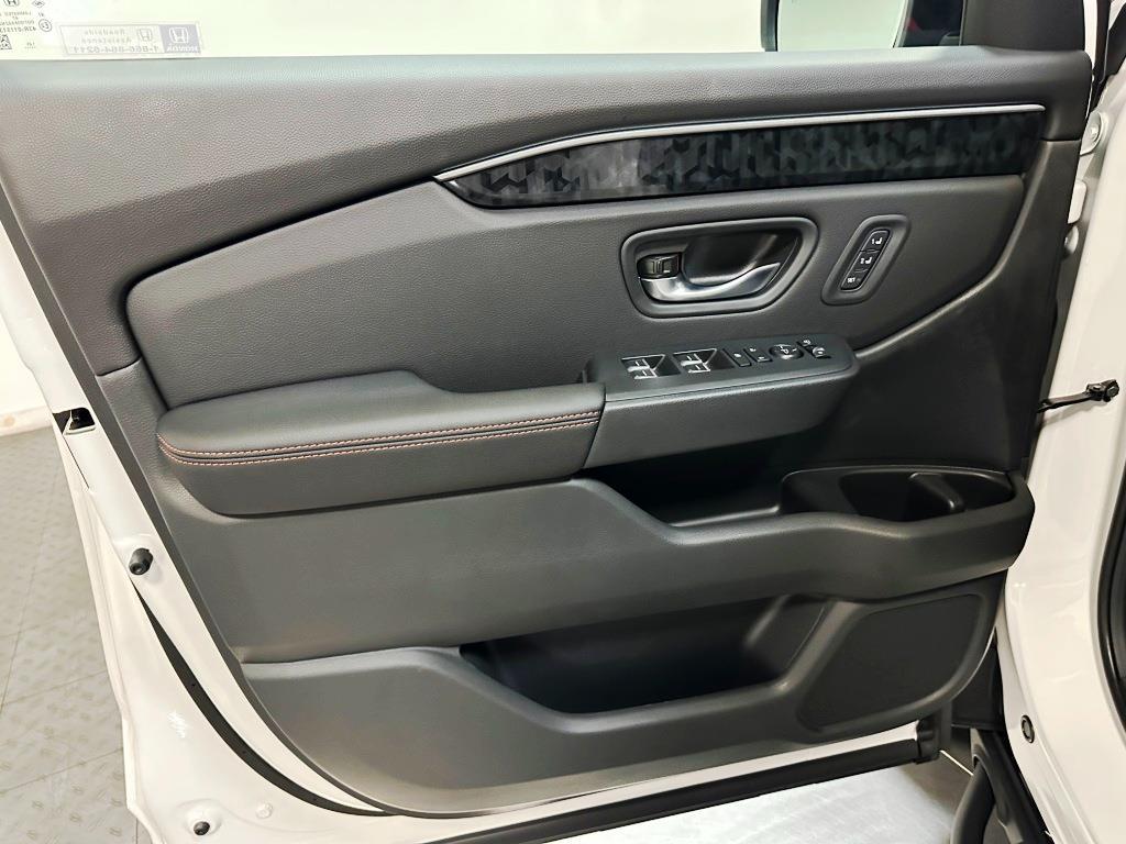 2026 Honda Passport TrailSport Elite - Platinum White Pearl exterior view 11