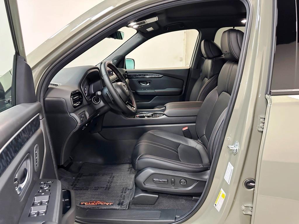 2026 Honda Passport TrailSport Elite - Ash Green Metallic exterior view 13