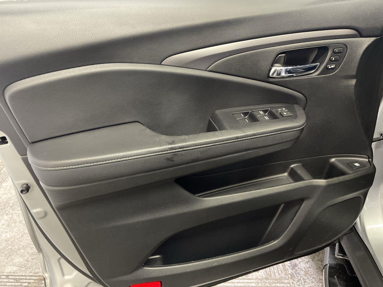 2025 Honda Ridgeline RTL - Solar Silver Metallic exterior view 13