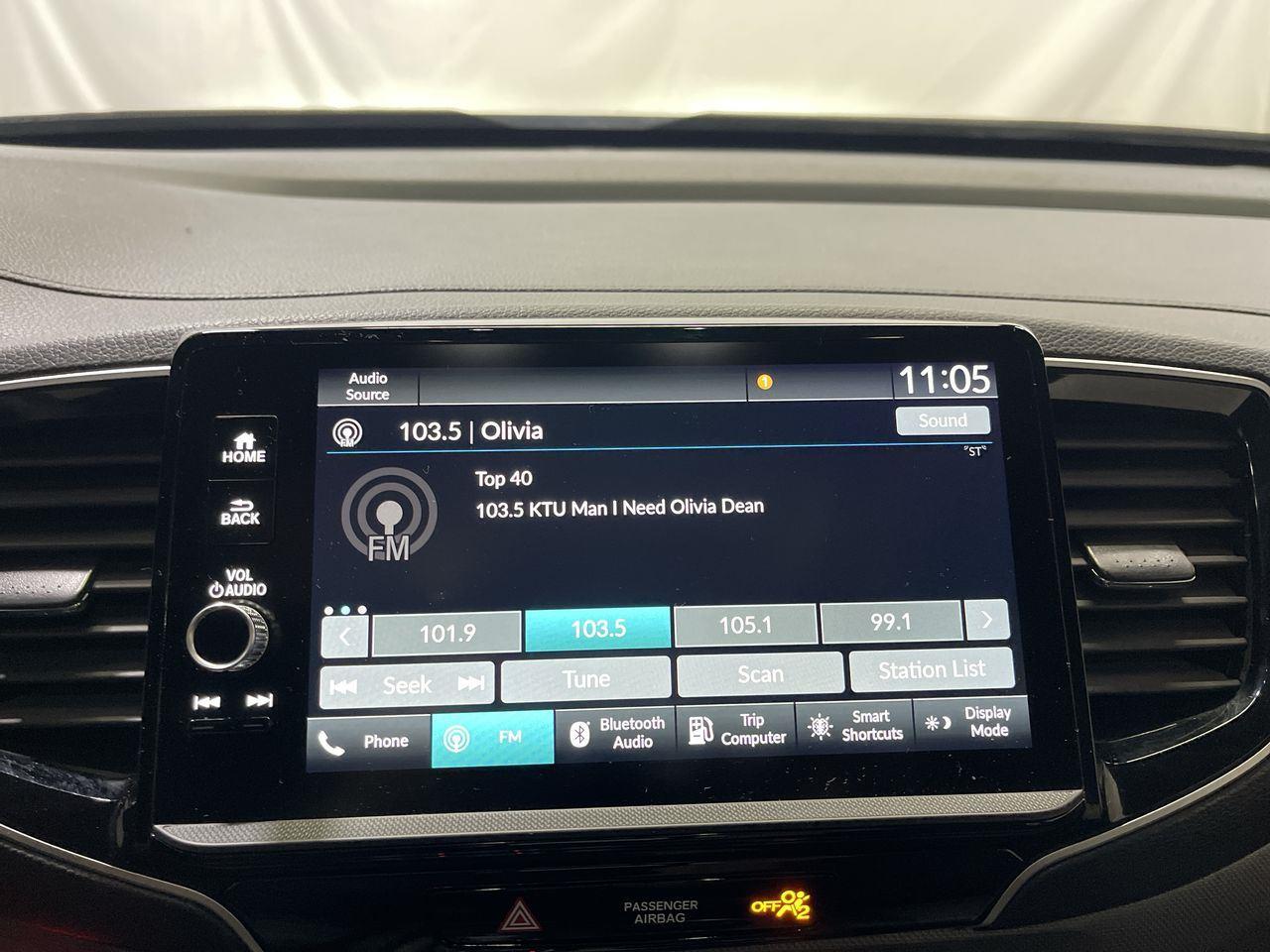 2025 Honda Ridgeline RTL - Solar Silver Metallic exterior view 16