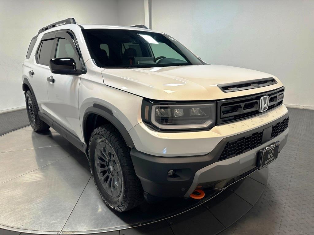 2026 Honda Passport TrailSport - Platinum White Pearl exterior view 2