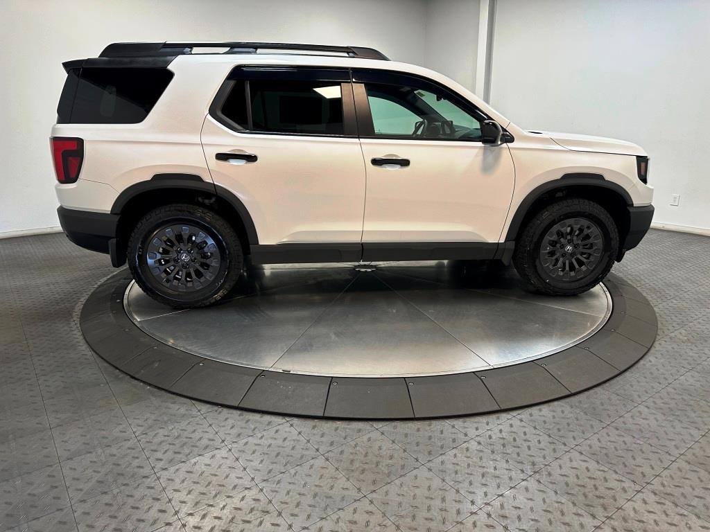 2026 Honda Passport TrailSport - Platinum White Pearl exterior view 9