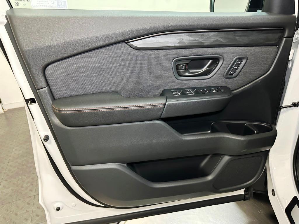 2026 Honda Passport TrailSport - Platinum White Pearl exterior view 12