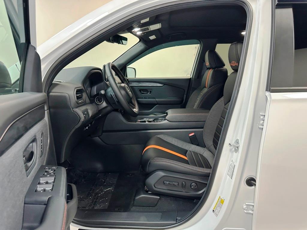 2026 Honda Passport TrailSport - Platinum White Pearl exterior view 14