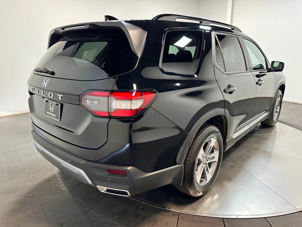 2026 Honda Pilot EX-L - Crystal Black Pearl exterior view 8