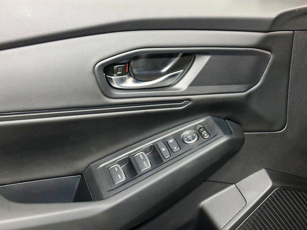 2026 Honda Accord Sedan SE - Crystal Black Pearl exterior view 12