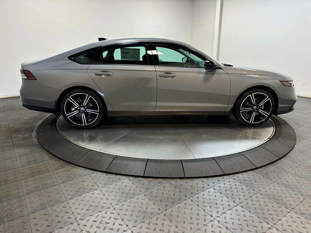 2026 Honda Accord Sedan SE - Urban Gray Pearl exterior view 9