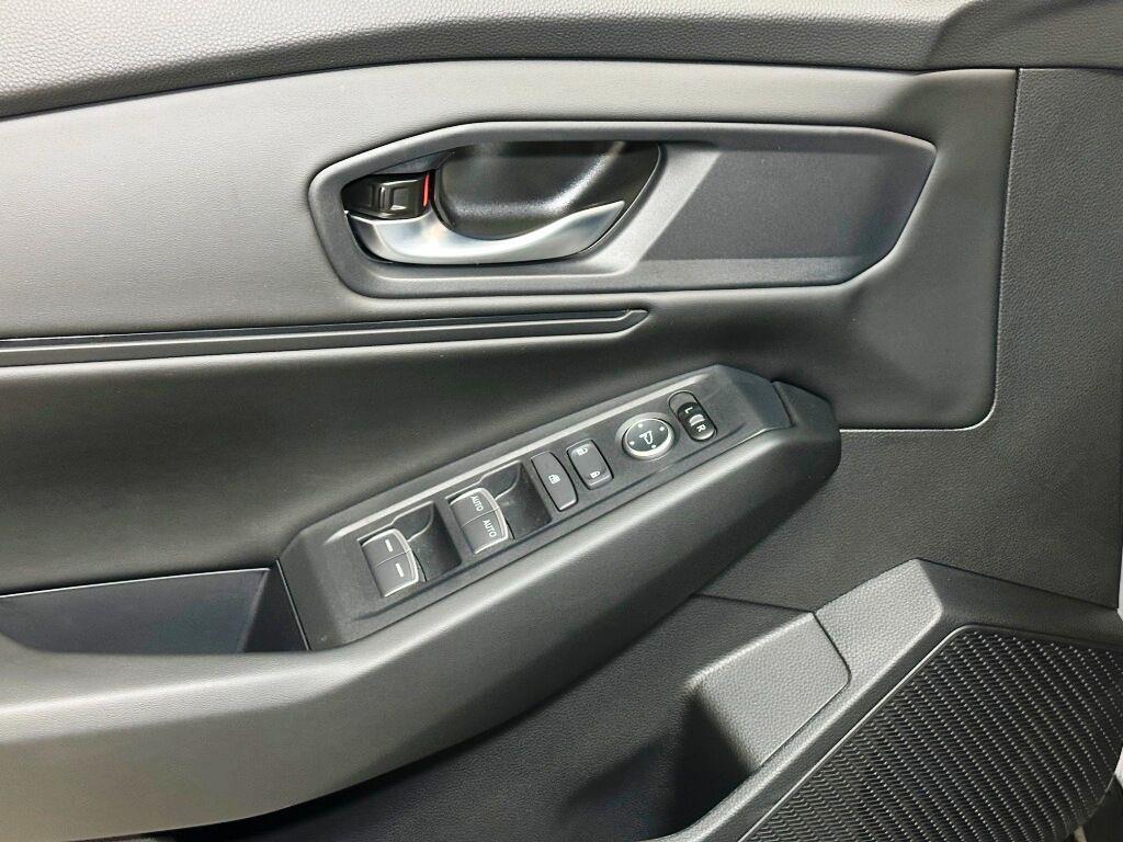 2026 Honda Accord Sedan SE - Solar Silver Metallic exterior view 12
