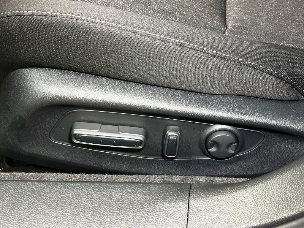 2026 Honda Accord Sedan SE - Solar Silver Metallic exterior view 14