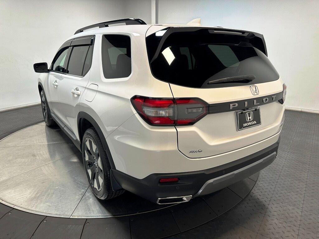 2026 HONDA Pilot TRG - WHITE exterior view 6