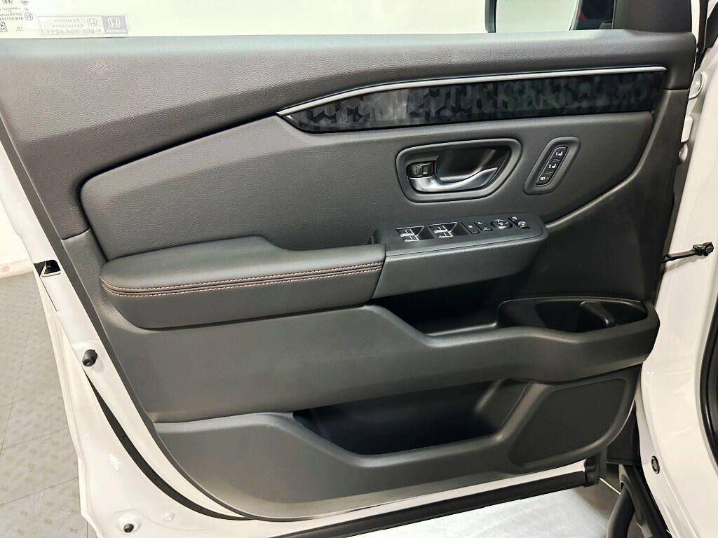 2026 Honda Passport TrailSport Elite - Platinum White Pearl exterior view 11