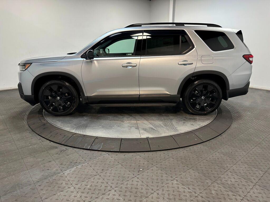 2026 Honda Pilot Black Edition - Solar Silver Metallic exterior view 5