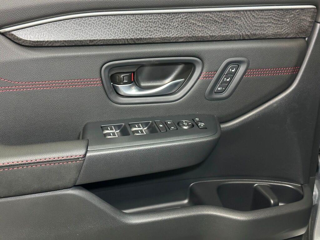 2026 Honda Pilot Black Edition - Solar Silver Metallic exterior view 12