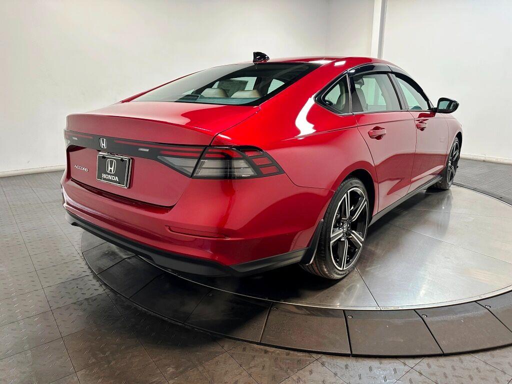 2026 Honda Accord Sedan SE - Radiant Red Metallic exterior view 8