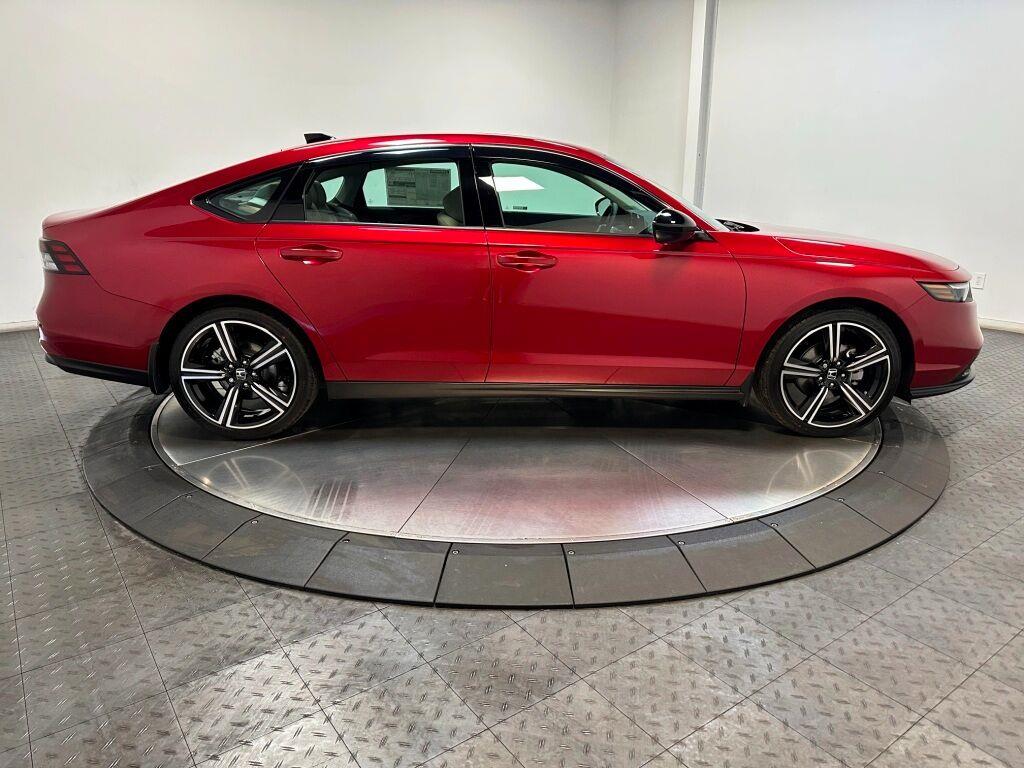 2026 Honda Accord Sedan SE - Radiant Red Metallic exterior view 9