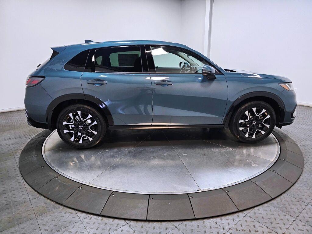 2027 Honda HR-V EX-L - Nordic Forest Pearl exterior view 9