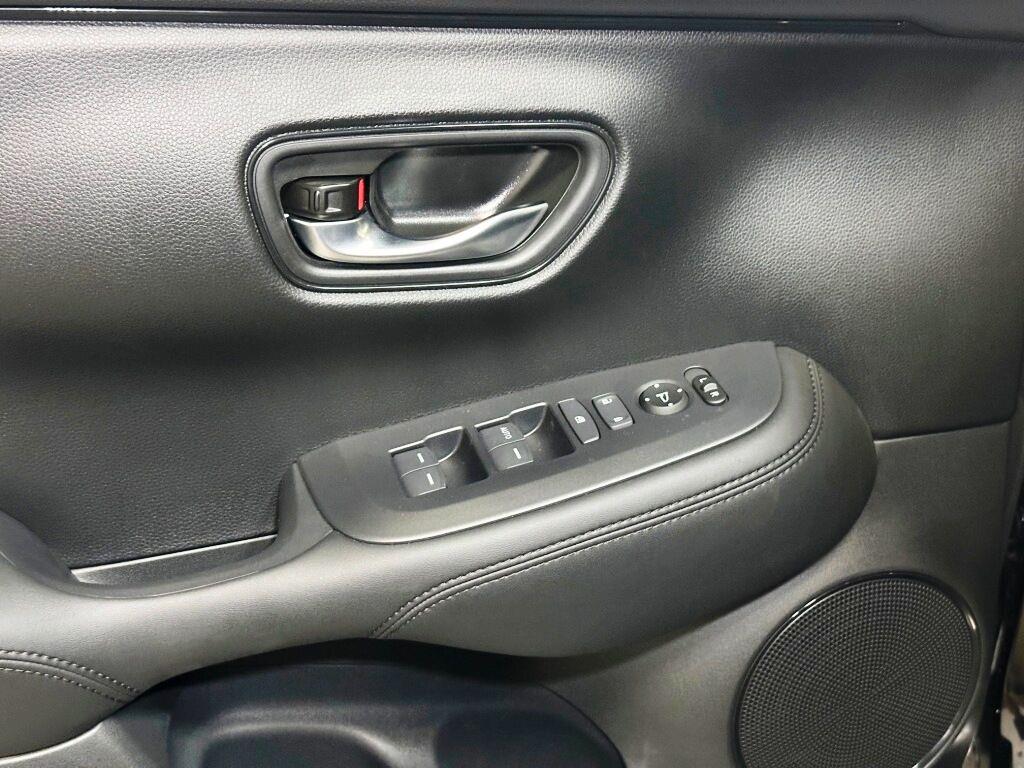 2027 Honda HR-V LX - Crystal Black Pearl exterior view 12