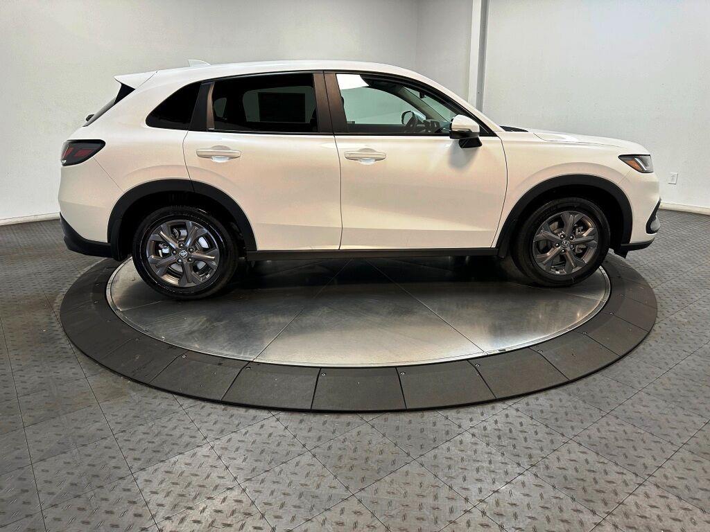 2027 Honda HR-V LX - Platinum White Pearl exterior view 10