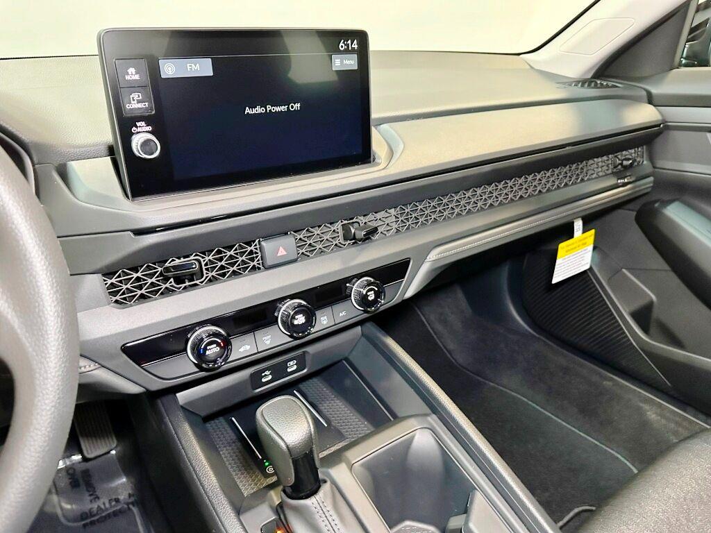 2026 Honda Accord Sedan LX - Crystal Black Pearl exterior view 18