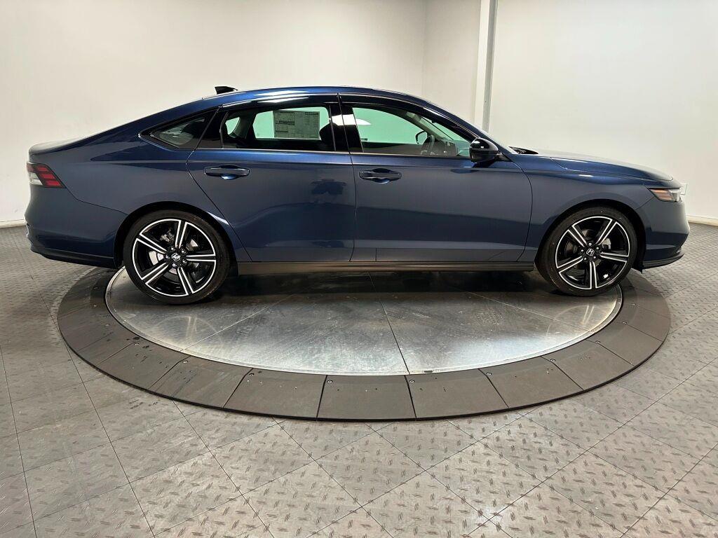 2026 Honda Accord Sedan SE - Canyon River Blue Metallic exterior view 9