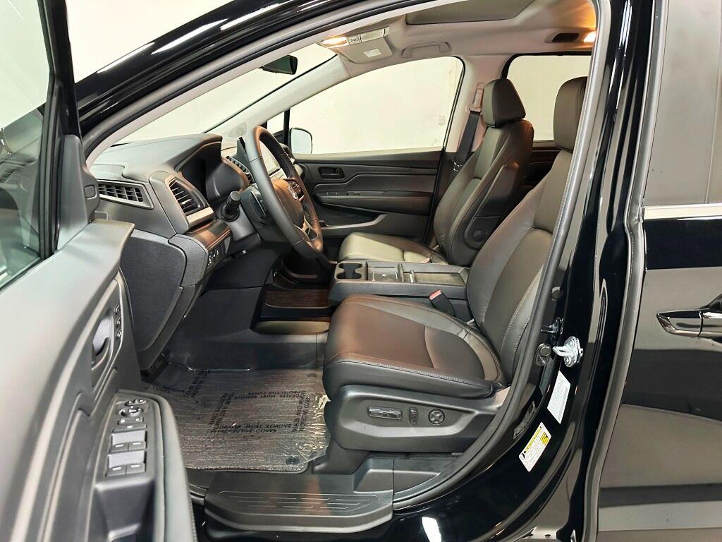 2026 Honda Odyssey EX-L - Crystal Black Pearl exterior view 13