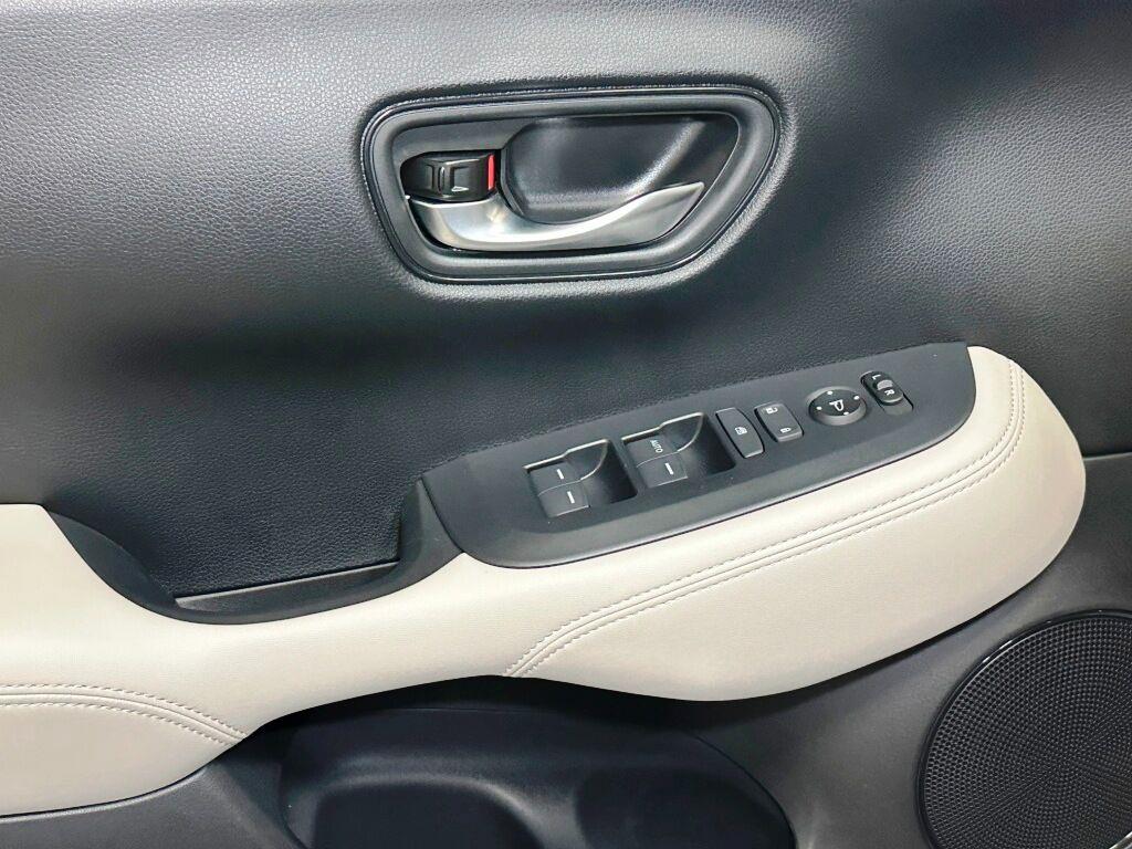 2027 Honda HR-V LX - Solar Silver Metallic exterior view 12