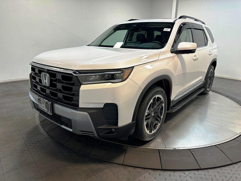 2026 Honda Pilot Touring S - Platinum White Pearl exterior view 4