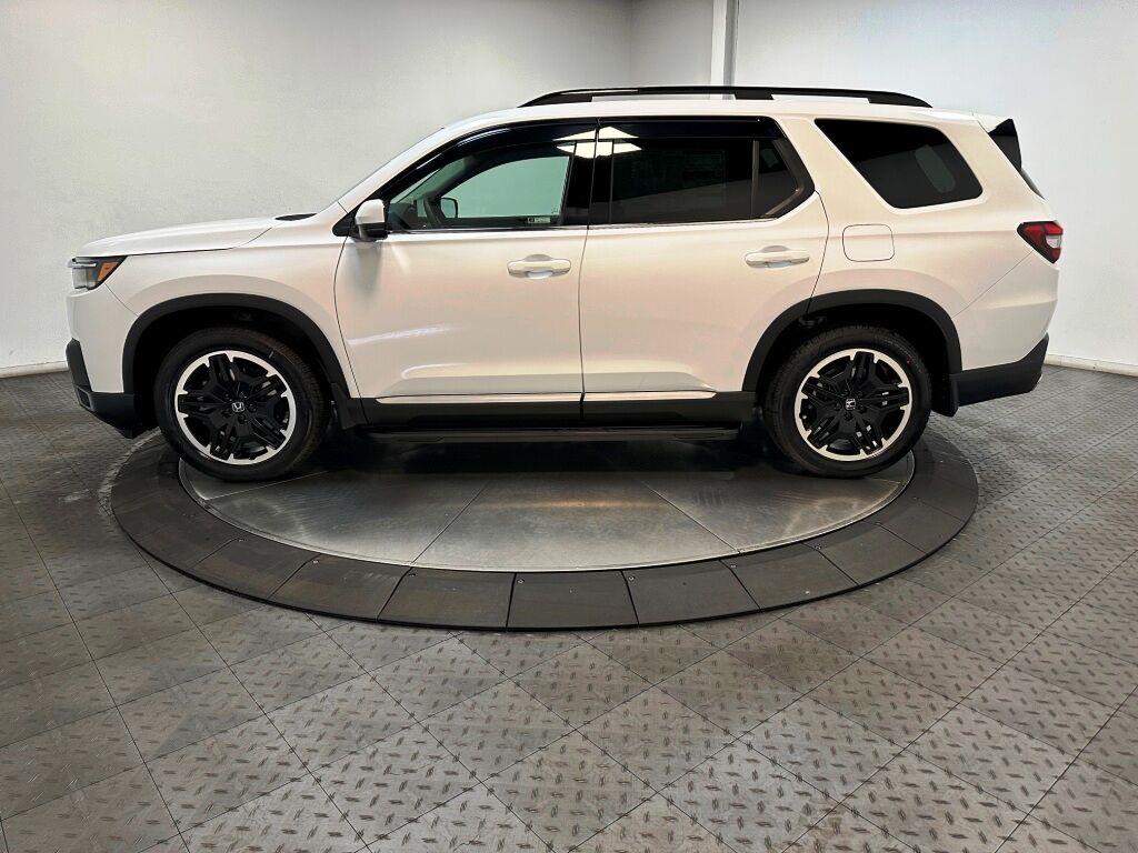 2026 Honda Pilot Touring S - Platinum White Pearl exterior view 5