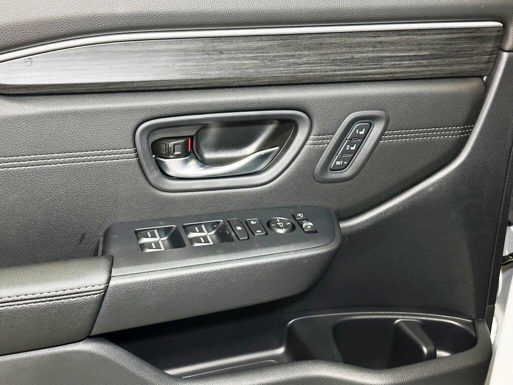 2026 Honda Pilot Touring S - Platinum White Pearl exterior view 12