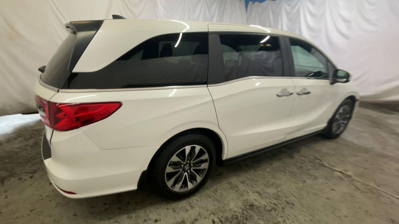 2024 Honda Odyssey EX-L - Platinum White Pearl exterior view 8