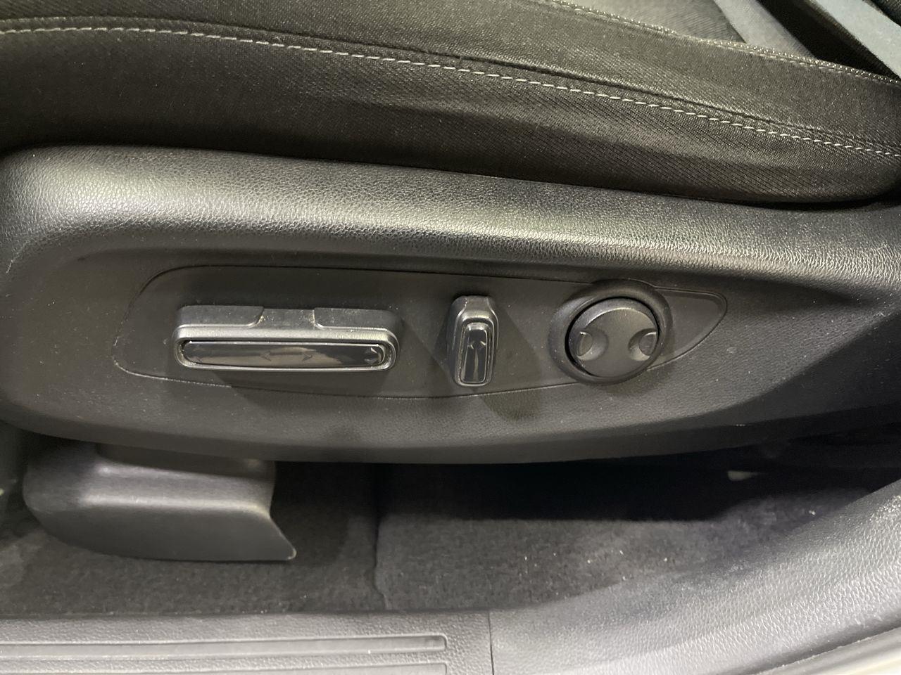 2025 Honda CR-V EX - Platinum White Pearl exterior view 12