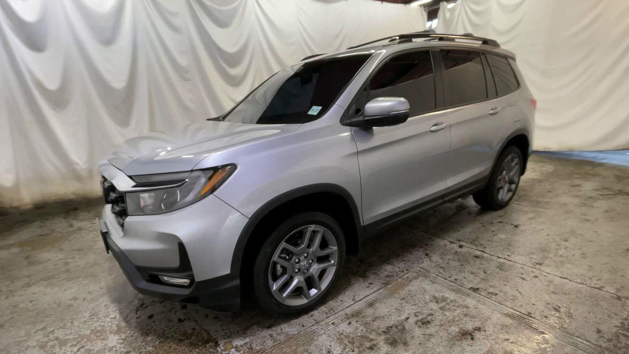 2023 Honda Passport EX-L - Lunar Silver Metallic exterior view 4