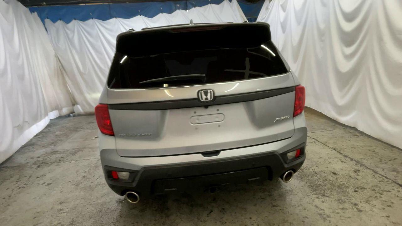 2023 Honda Passport EX-L - Lunar Silver Metallic exterior view 7
