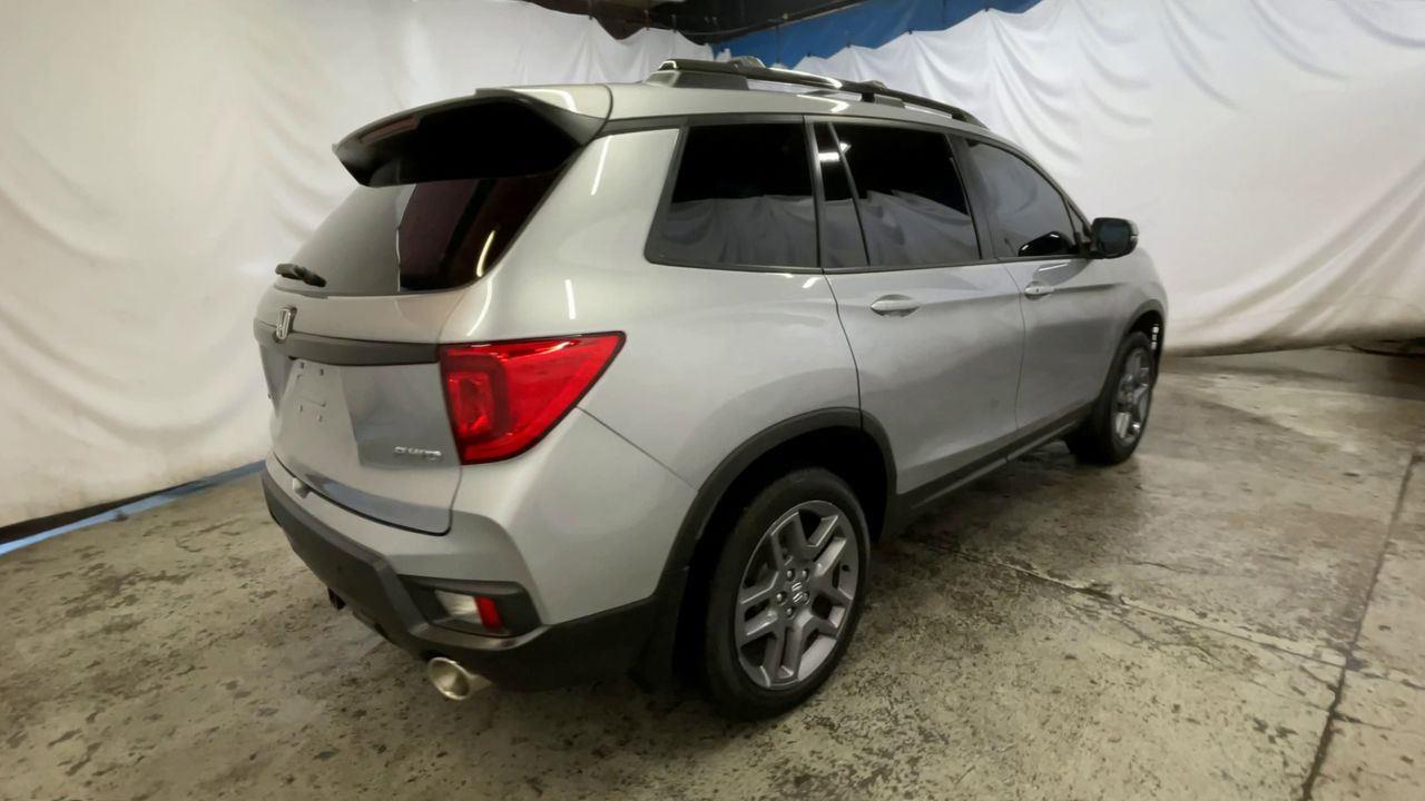 2023 Honda Passport EX-L - Lunar Silver Metallic exterior view 8