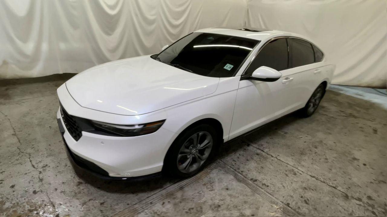 2023 Honda Accord Hybrid EX-L - Platinum White Pearl exterior view 4