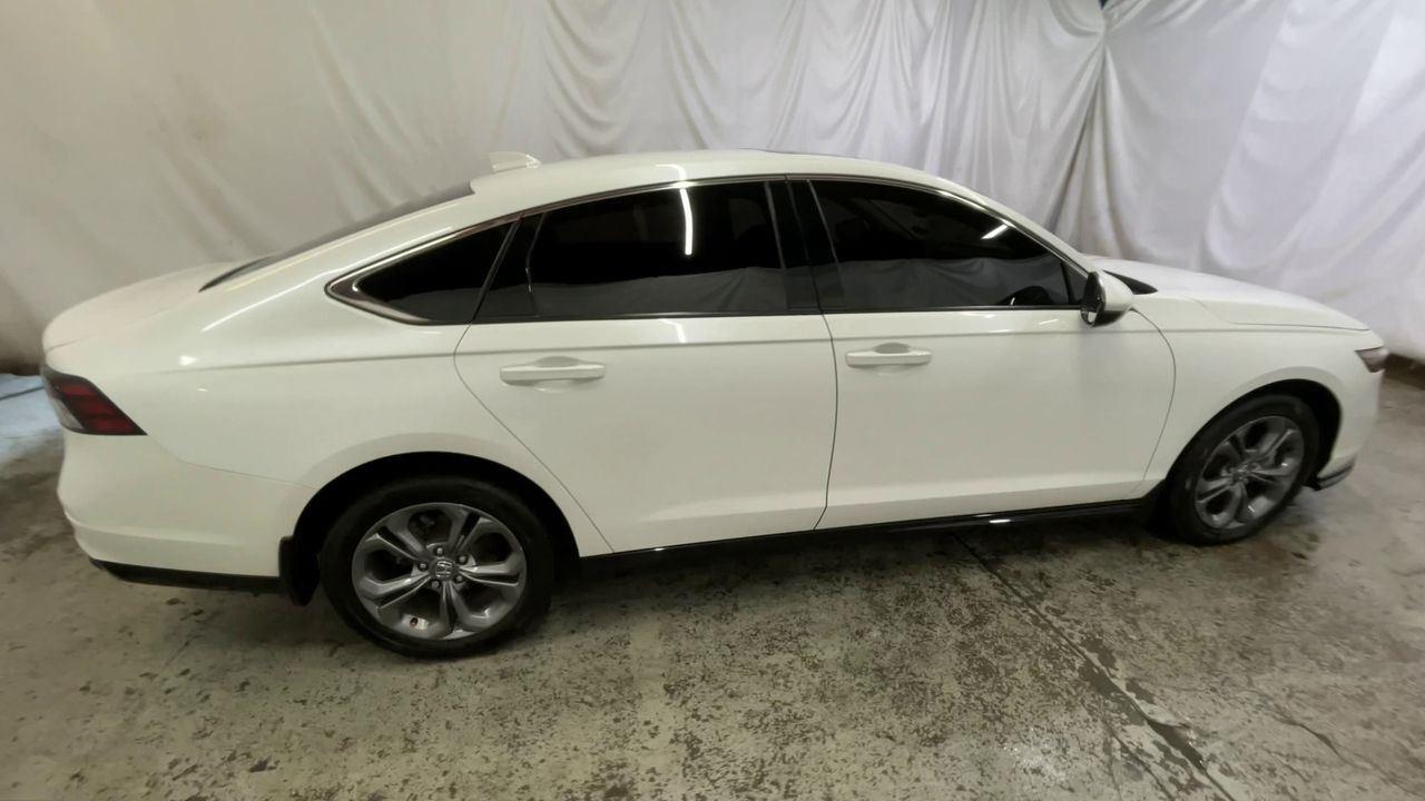 2023 Honda Accord Hybrid EX-L - Platinum White Pearl exterior view 9