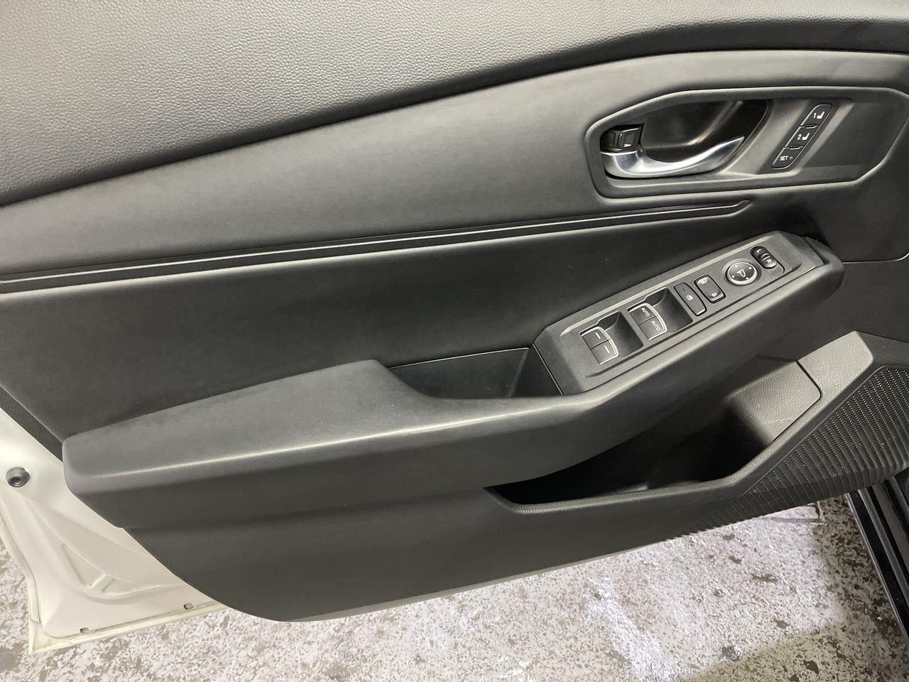 2023 Honda Accord Hybrid EX-L - Platinum White Pearl exterior view 13