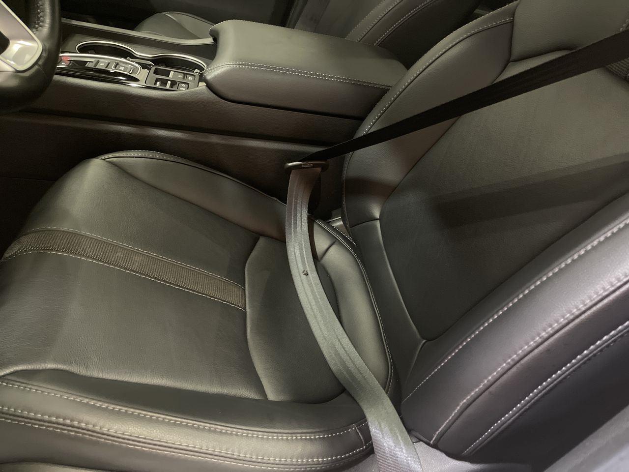 2025 Honda Pilot Touring - Platinum White Pearl exterior view 11