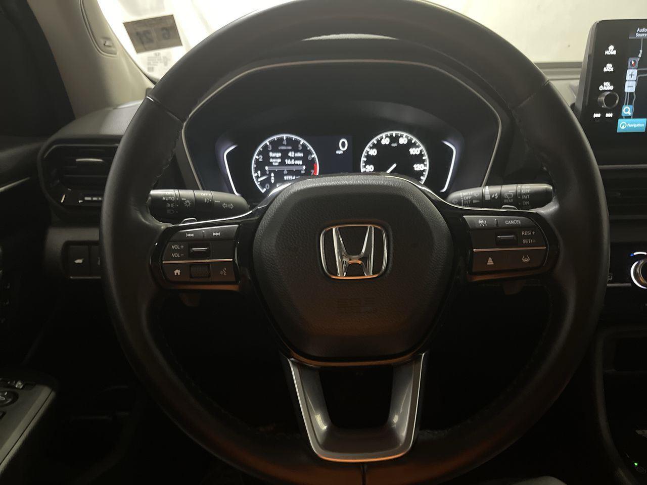 2025 Honda Pilot Touring - Platinum White Pearl exterior view 14