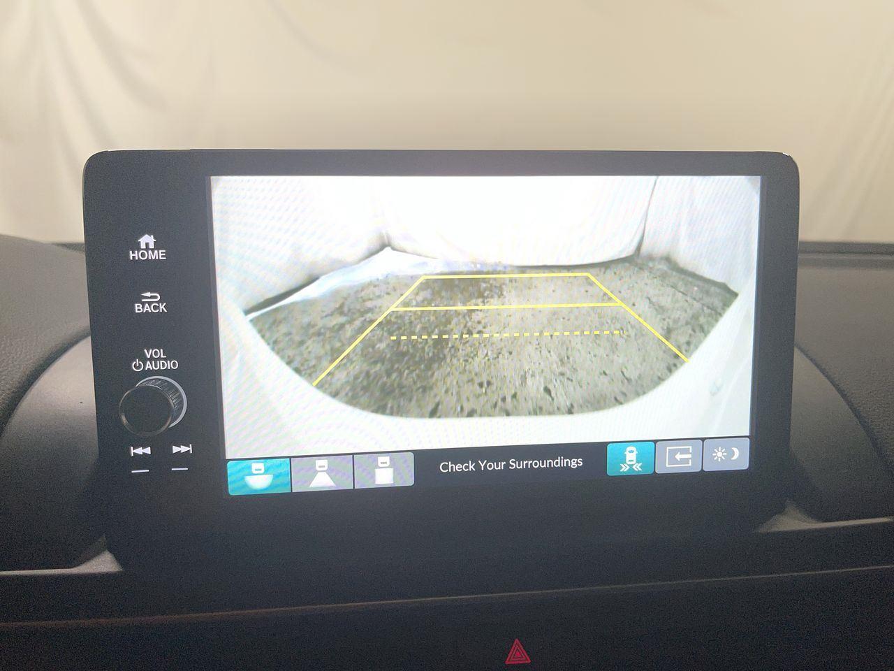 2025 Honda Pilot Touring - Platinum White Pearl exterior view 17