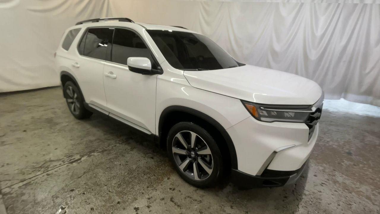 2025 Honda Pilot Touring - Platinum White Pearl exterior view 2