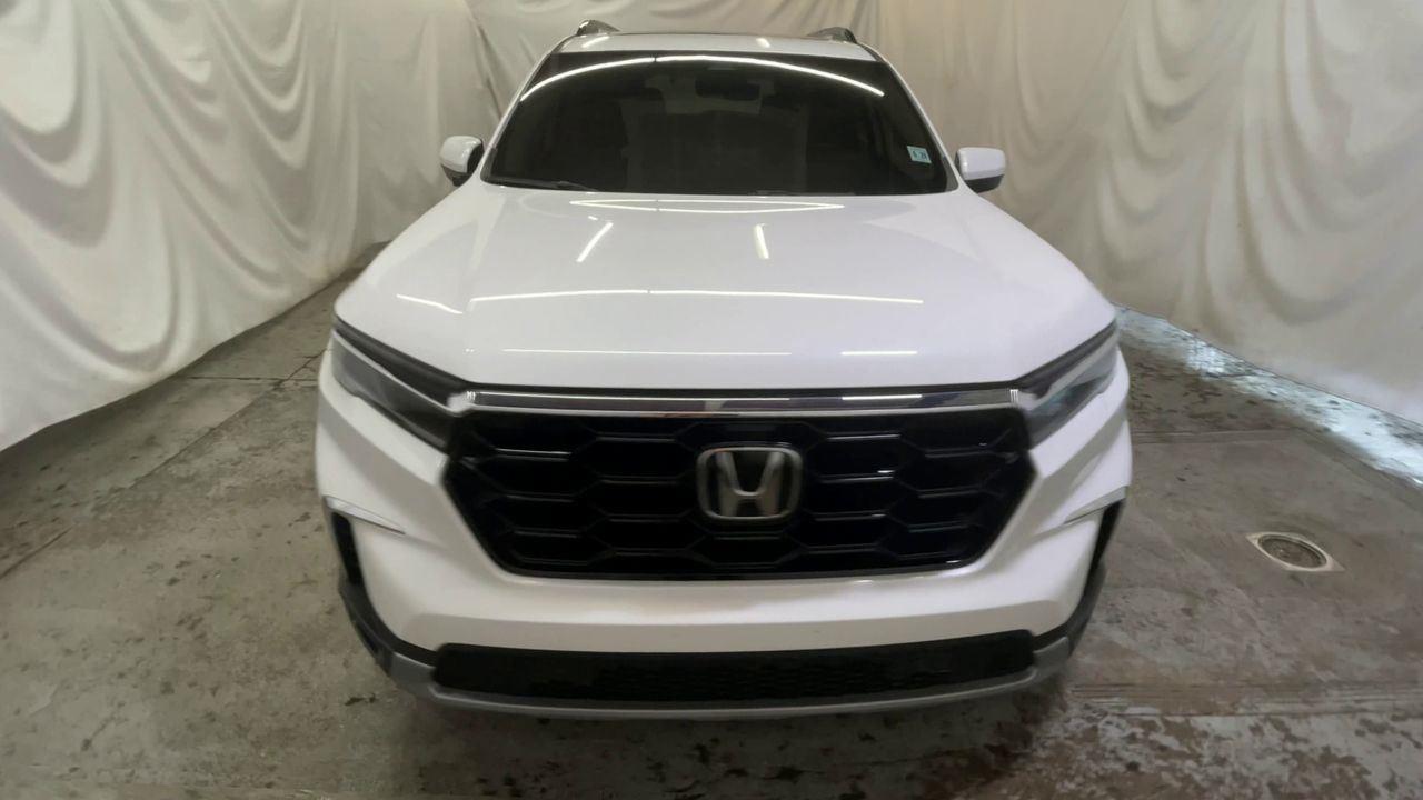 2025 Honda Pilot Touring - Platinum White Pearl exterior view 3