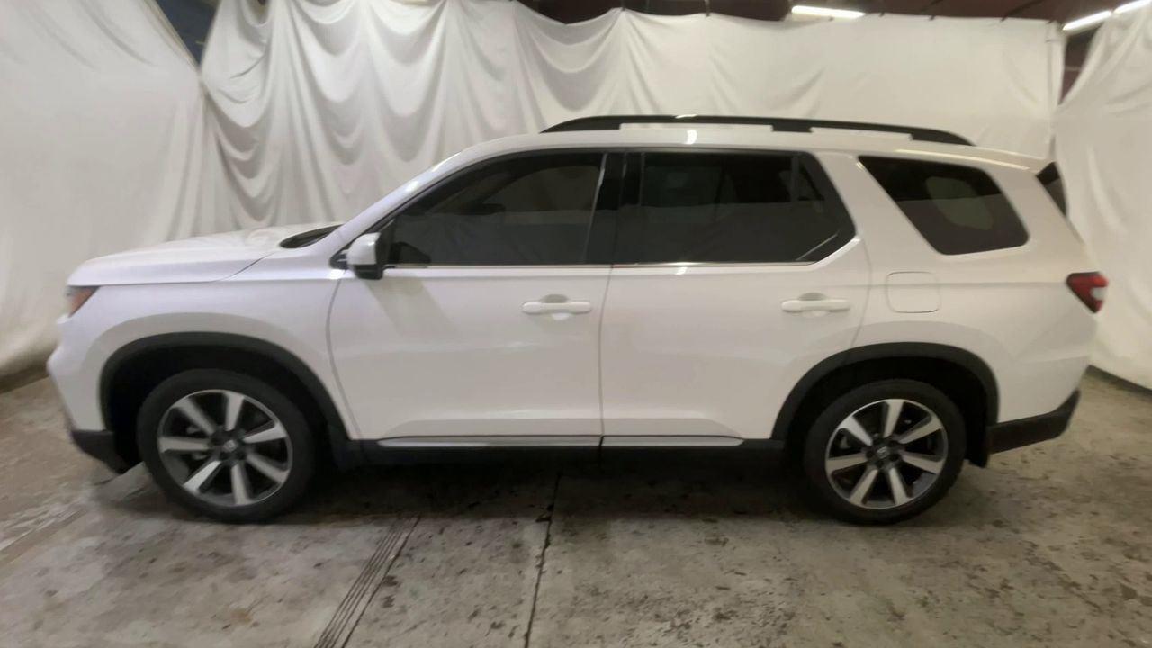 2025 Honda Pilot Touring - Platinum White Pearl exterior view 5