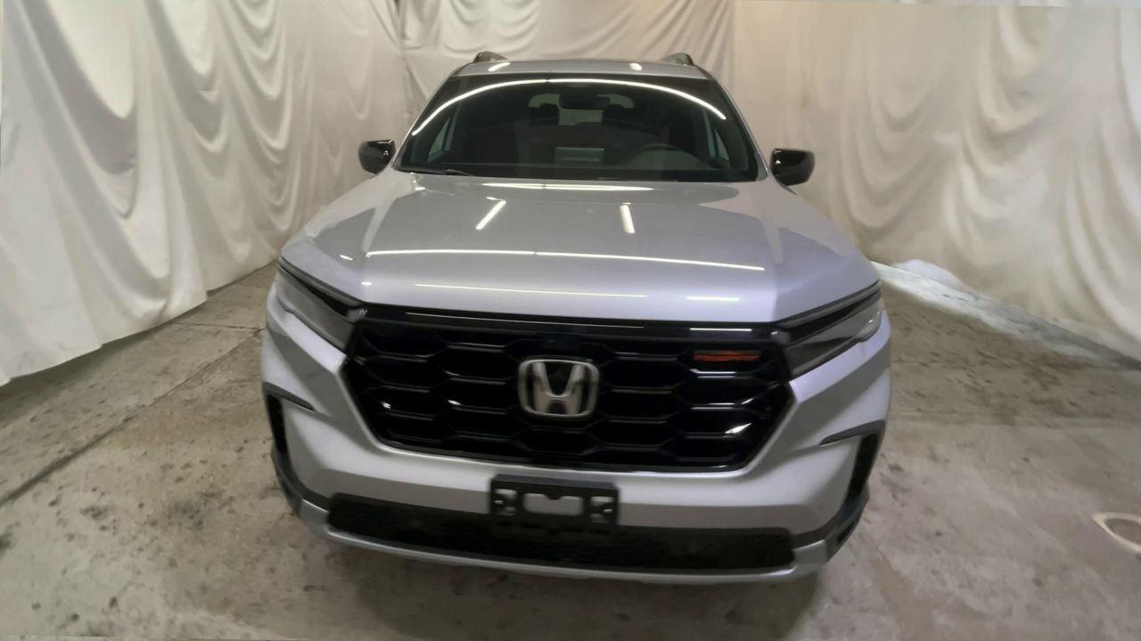 2025 Honda Pilot TrailSport - Lunar Silver Metallic exterior view 3