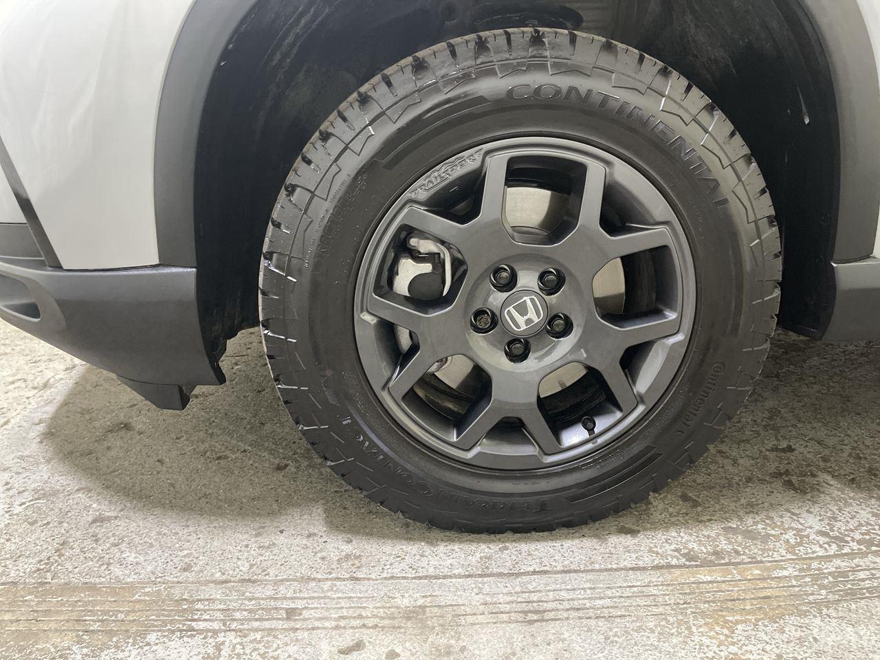 2025 Honda Pilot TrailSport - Lunar Silver Metallic exterior view 10